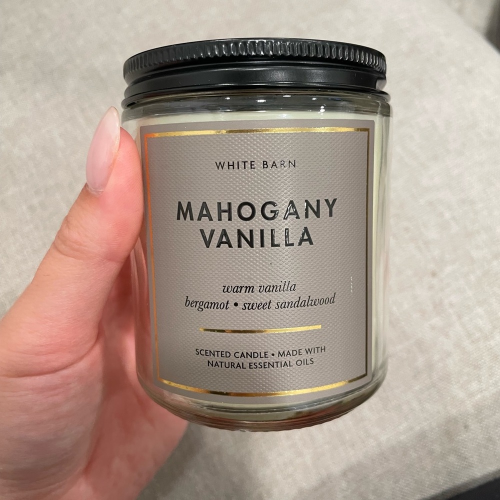 NEW Mahogany vanilla candle, single wick